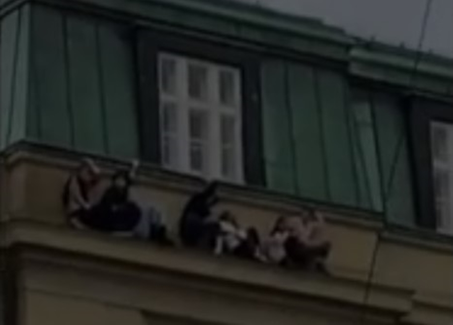 ATAQUE: Atirador deixa mortos e feridos em faculdade de Praga