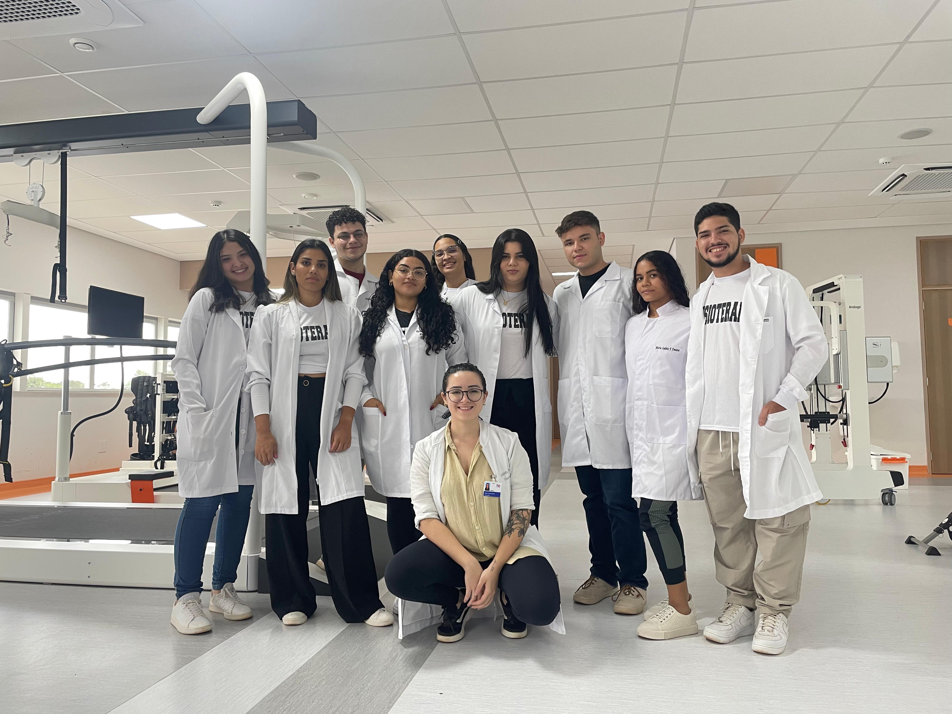 FISIOTERAPIA: Acadêmicos da Unisapiens têm contato com equipamentos do Hospital de Amor, em Porto Velho