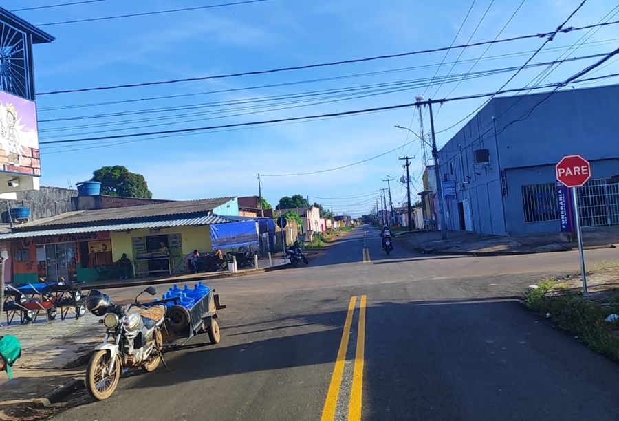 EDWILSON NEGREIROS: Vereador pede e prefeitura instala mais sinalizações e redutores de velocidade 