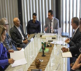 Confúcio entrega ao presidente do Incra demandas de regularização