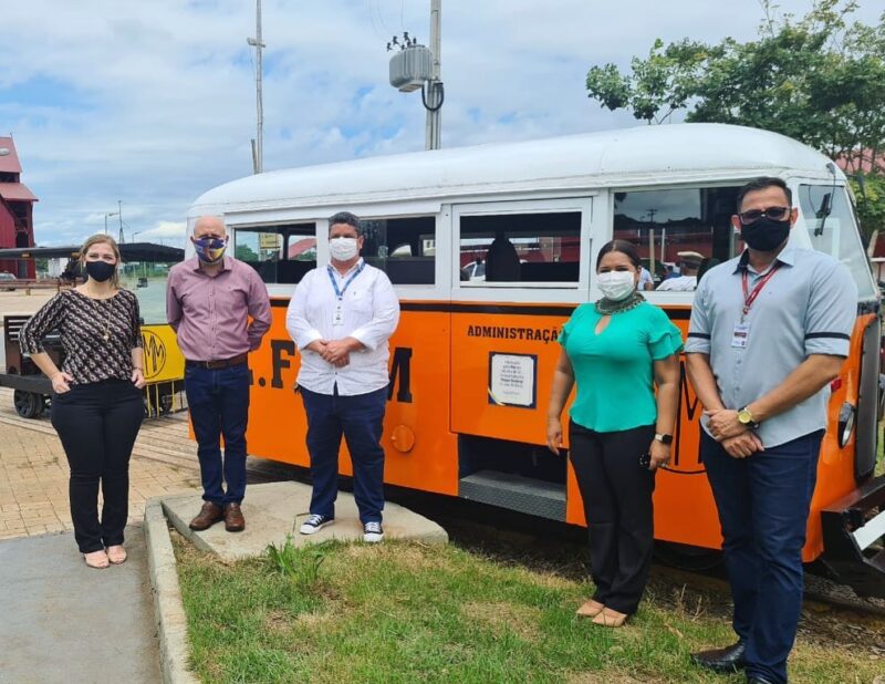 PARLAMENTAR: Vereador Aleks Palitot participa da entrega da Litorina e Kalamazoo