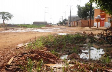 ESQUECIDA - Avenida Raimundo Cantuária está abandonada na zona Leste de Porto Velho