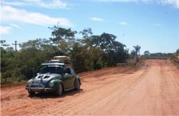 Rondoniense Ricardo Alves e esposa estão percorrendo o Brasil a bordo de um fusca 1974