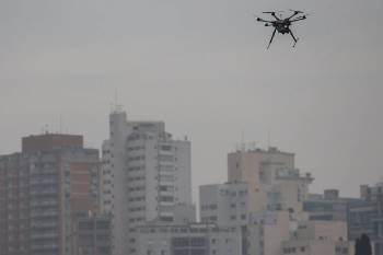 Drone despeja pacote de cocaína dentro de presídio