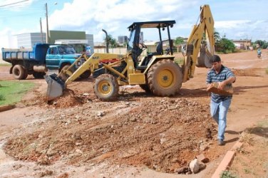 Empresário assume responsabilidade da Semosp e realiza operação “tapa buracos”