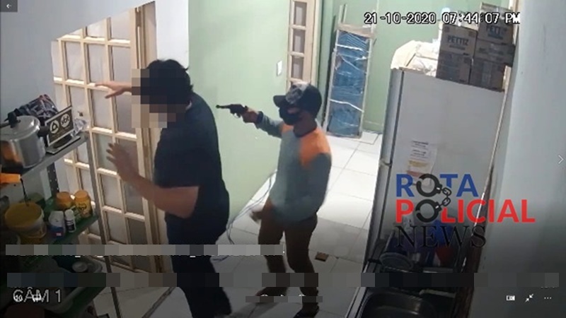 DUPLA DO CRIME: Bandidos rendem comerciante e roubam dinheiro de cofre em Rondônia