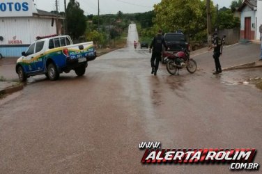 Motorista sofre acidente ao passar por quebra-molas