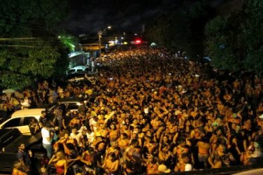 Bloco faz último ensaio e se prepara para o desfile de amanhã na Capital