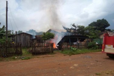 Incêndio destrói residência no Setor 07