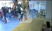 Policial saca arma em hospital para exigir atendimento imediato - VÍDEO