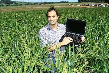 INOVAÇÃO - Facebook rural  vira bate-papo e rede de negócios no Brasil