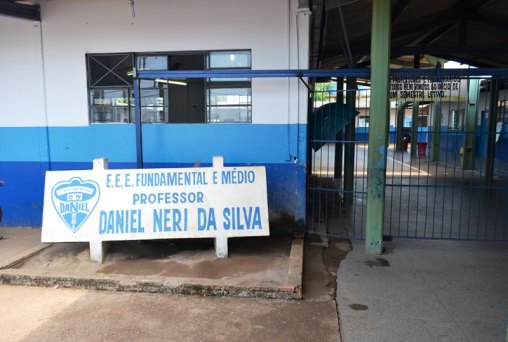 Depois de manifesto escola vai instalar centrais de ar em sala de aula