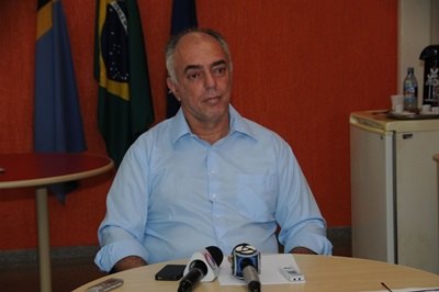 Nazif dá prosseguimento à licitação cheia de suspeitas
