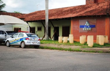 Bando invade construtora amordaça funcionários e foge levando cofres e automóvel - FOTO