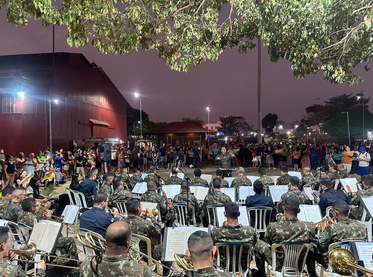 MUSICAL: Banda de Música da Brigada faz show público na EFMM