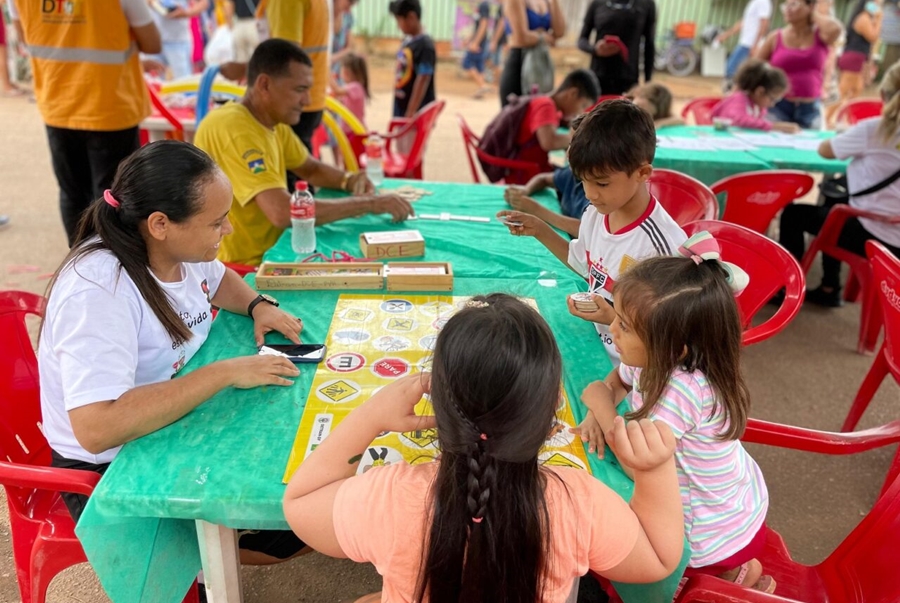 ZONA LESTE: Educação de trânsito para crianças e adultos é desenvolvida durante evento