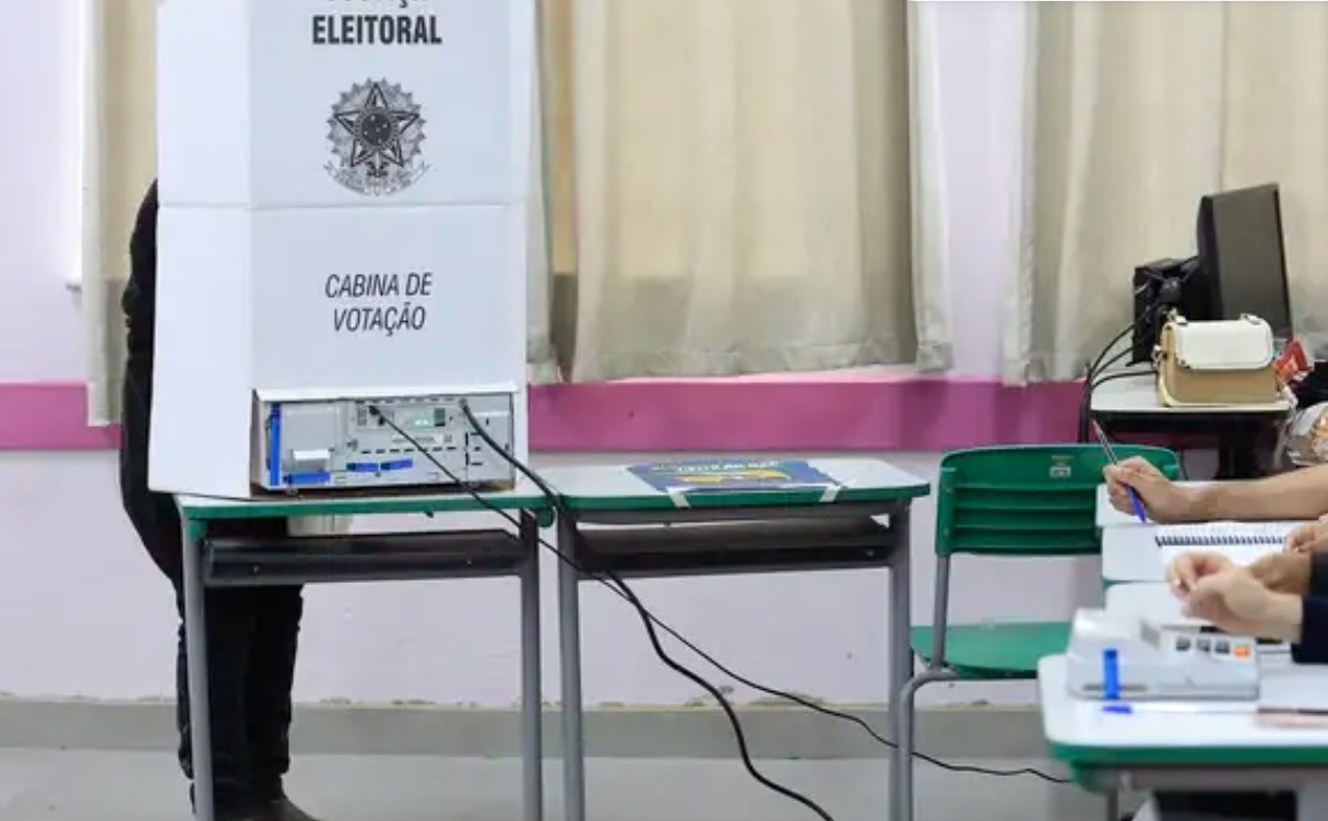 ELEIÇÕES 2026: Eleitora é suspeita de filmar votação e divulgar imagens nas redes sociais