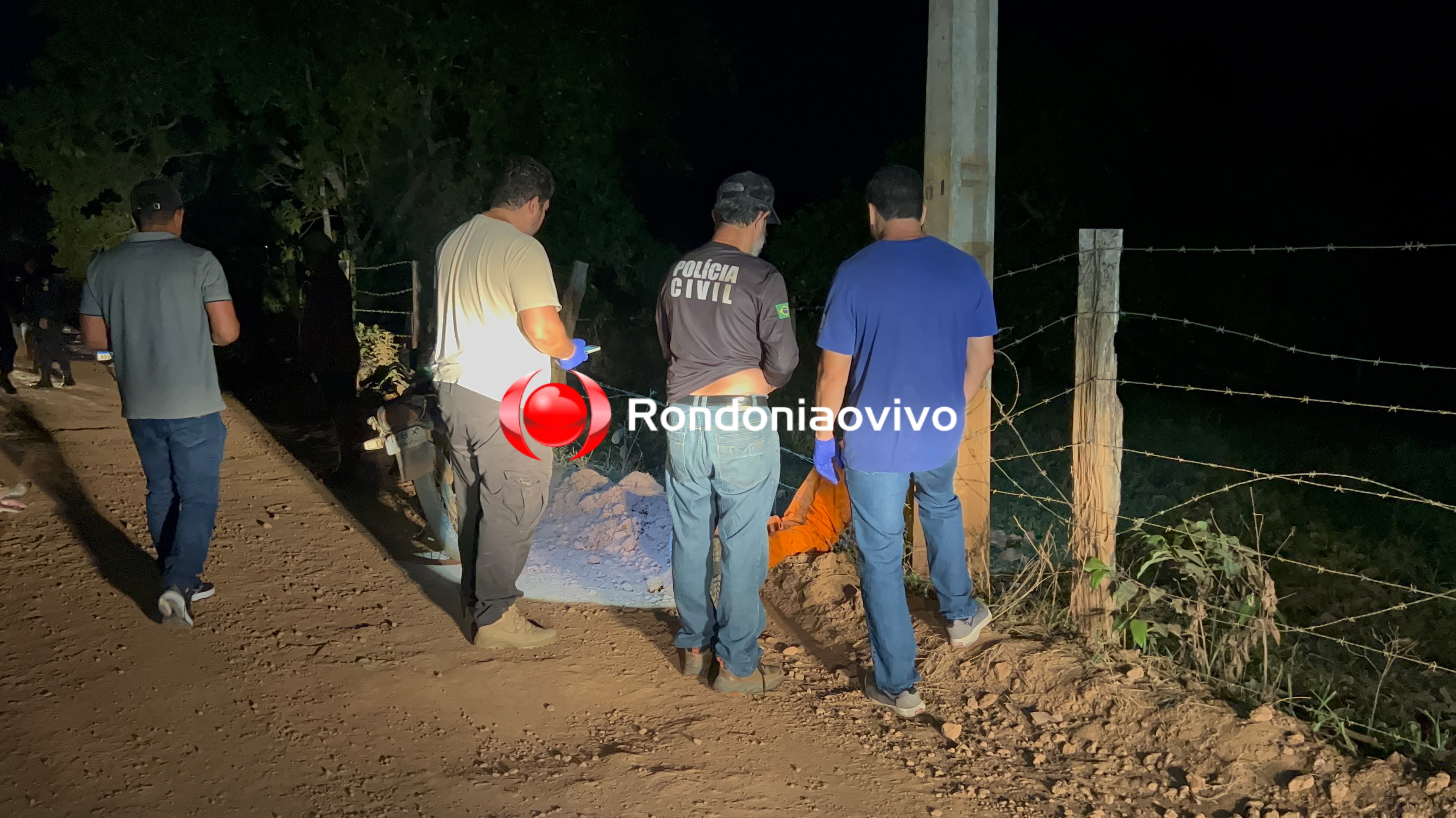 URGENTE: Motociclista morre após perder controle da direção e bater em poste