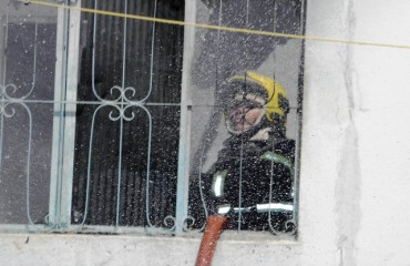 SINISTRO - Curto circuito provoca incêndio com destruição em apartamento na Capital