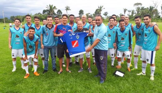 BASTIDORES: Elsinho visita Centro de Treinamento do Rondoniense