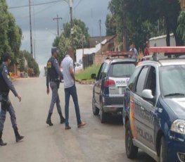 Flagrado por marido, amante se tranca no banheiro e solicita escolta da PM