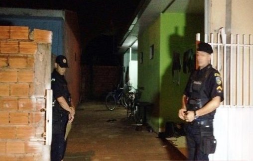 Homem é assassinado em “boca de fumo” ao visitar namorada 