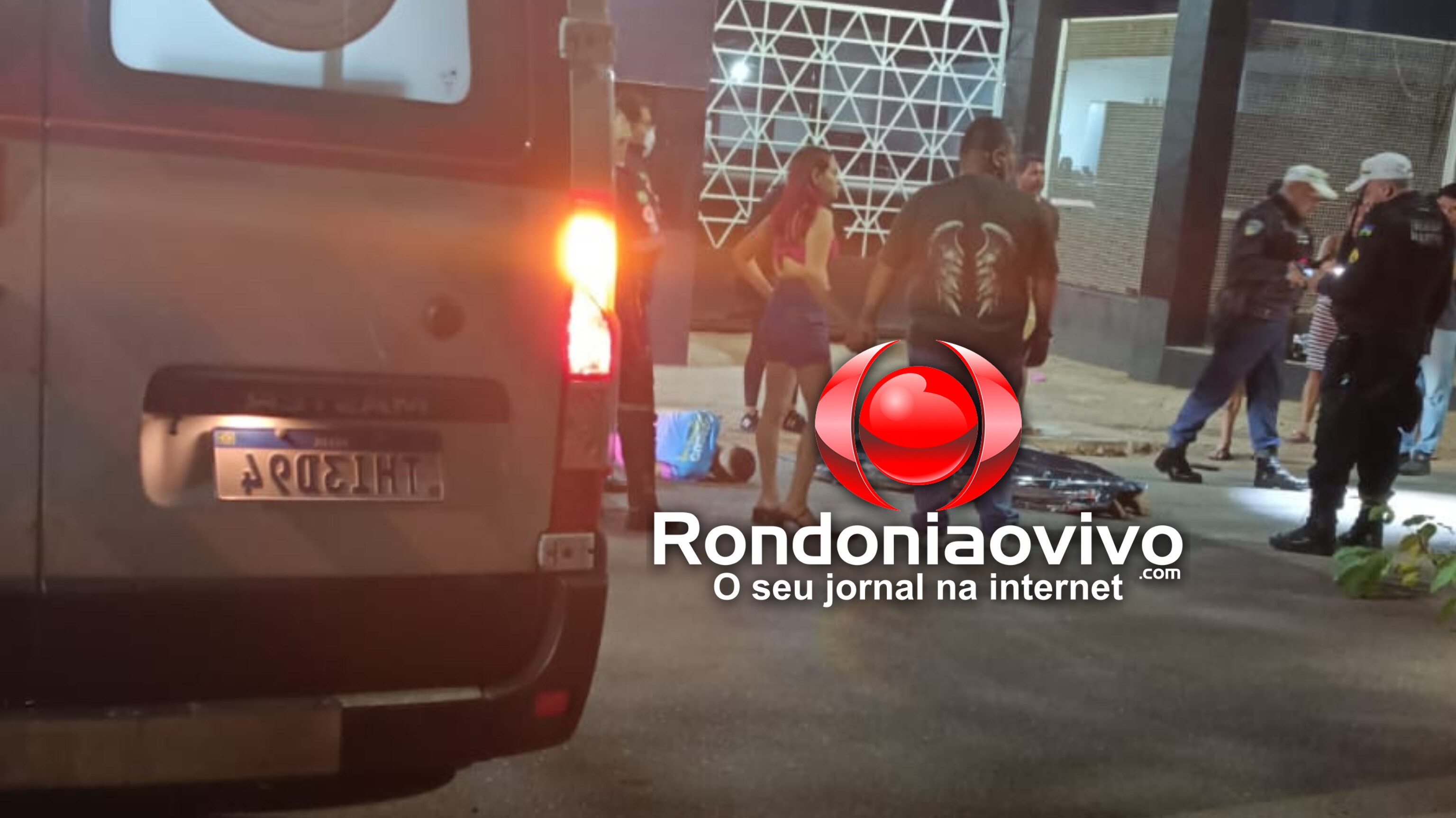 TRAGÉDIA: Mulher morre após sofrer queda de moto em frente a casa de shows