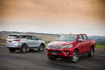 Toyota Hilux e SW4 recebem motor flexível
