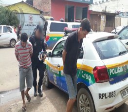 DISPAROU: PM à paisana prende dupla que roubou moto com alarme em motel