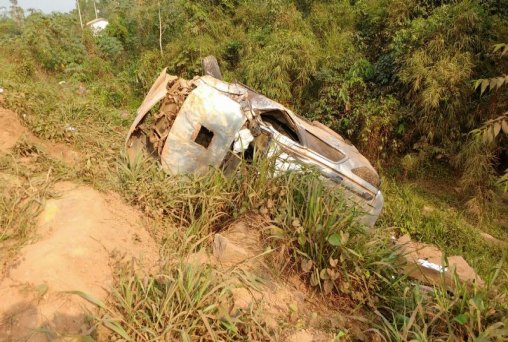 Motorista perde o controle do veiculo e capota na BR 429
