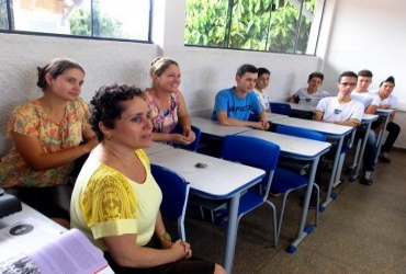 Primeira colocada no Enem intensifica projetos educacionais