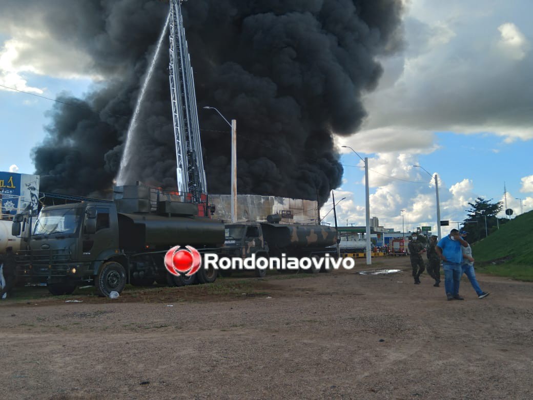 DESTRUIÇÃO: Com apoio do Exército, Bombeiros controlam incêndio em loja