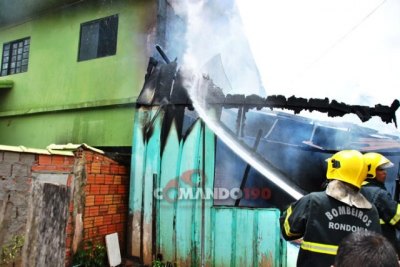 JI-PARANÁ - Incêndio destrói residência 