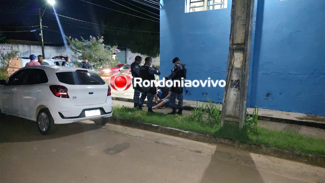 ASSISTA: Cabeleireiro é vítima de tentativa de homicídio na frente de igreja