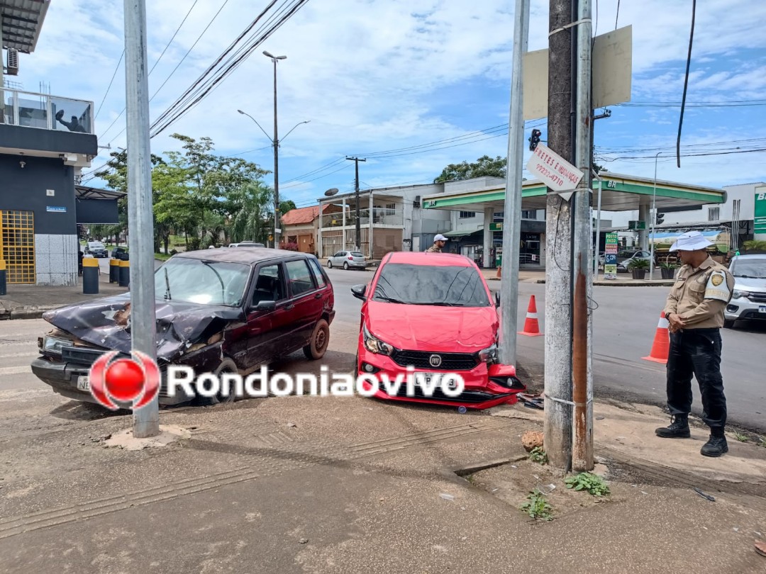 IMPRUDÊNCIA: Grave batida entre carros é registrada após motorista fazer conversão proibida 