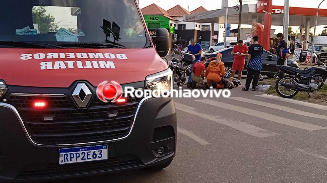 NO SEMÁFORO: Batida entre motos deixa mulher ferida em Porto Velho 