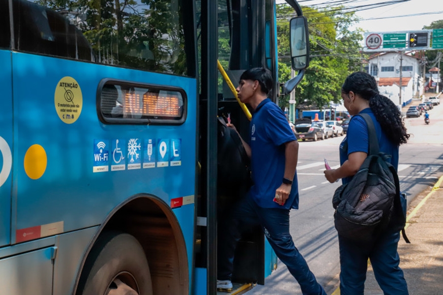 TRANSPORTE: Prefeitura oferece ônibus gratuito para estudantes que farão ENEM