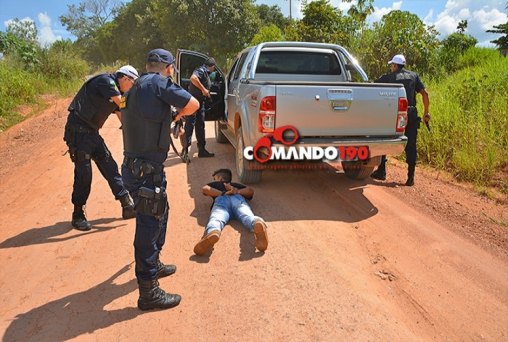 PM age rápido e prende assaltante que estava fugindo com caminhonete roubada 