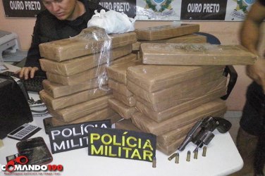 PM apreende cerca de 30 quilos de Maconha e duas armas de fogo