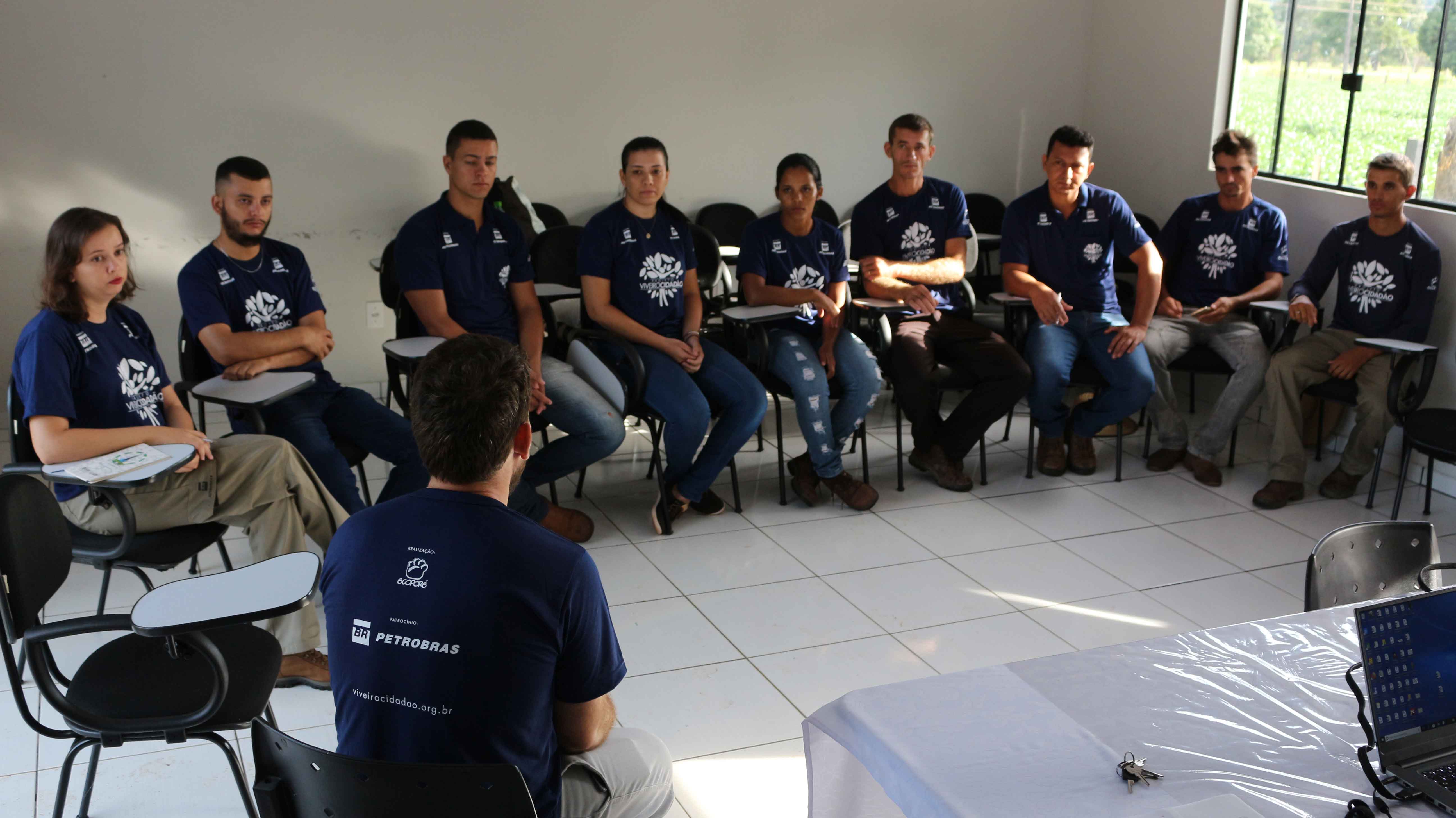 Equipe do Viveiro Cidadão avalia primeiras ações