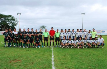 Torcedores lotam estádio na final do campeonato de futebol de Alta Floresta 