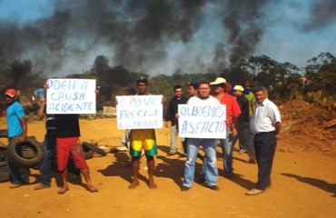 Produtores da Estrada dos Japoneses bloqueiam via e pedem melhorias para a comunidade