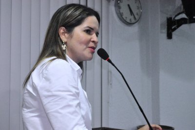 Vereadora apresenta projeto de assistência odontológica em escolas