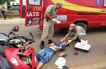 Grave acidente na avenida Jorge Teixeira leva homem para hospital