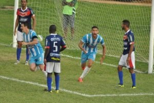 Equipes empatam na primeira partida da final