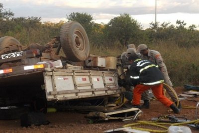 VILHENA - Oito pessoas ficam feridas em grave acidente na BR-174