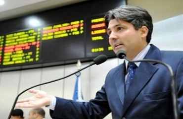 Deputado defende CPI para investigar usinas do Rio Madeira e paralisação imediata das obras