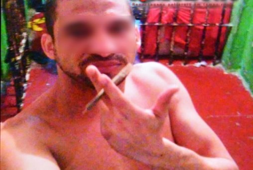 Apenado posta foto em redes sociais supostamente fumando maconha em cela