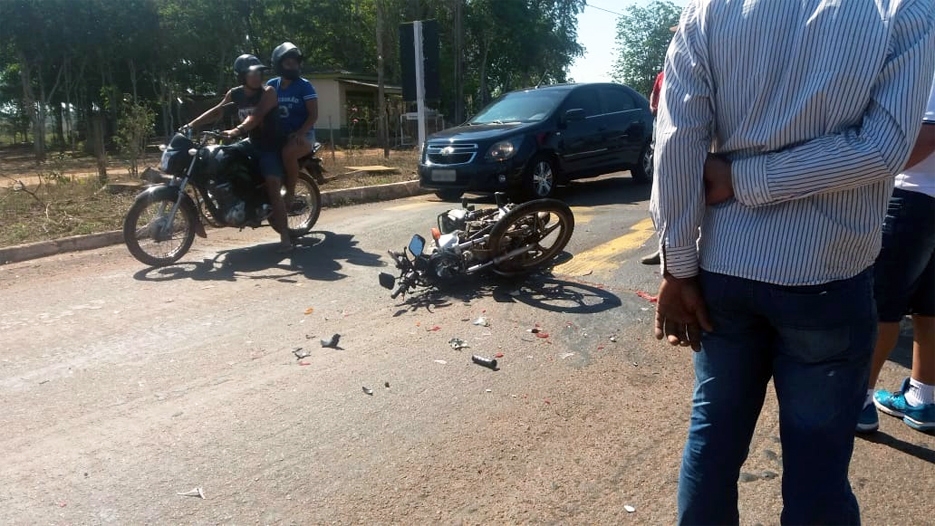 ACIDENTE: Motociclista morre ao colidir na traseira de carro na RO-383