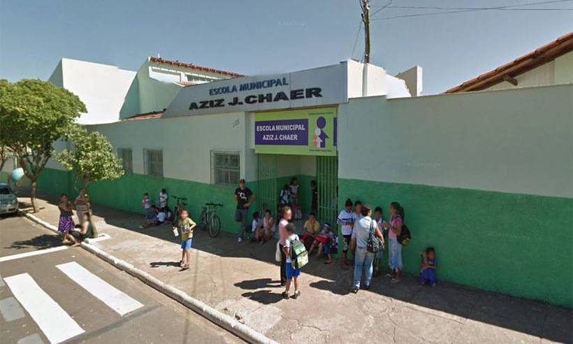 Adolescente de 13 anos dá facada em professora dentro da escola